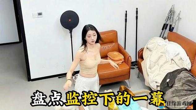 美女脱胸罩露出胸：令人血脉贲张的瞬间